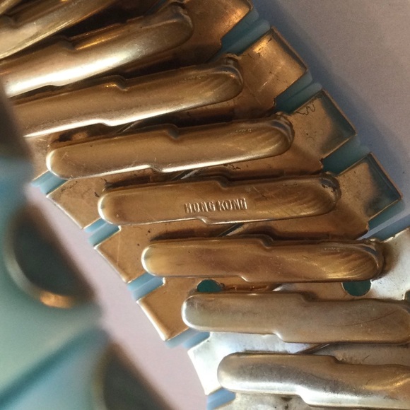 Vintage Turquoise Color Stretch Bracelet Made in Hong Kong - Picture 6 of 7